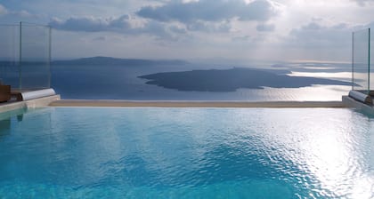 Villa Ioli With Stunning Caldera Views