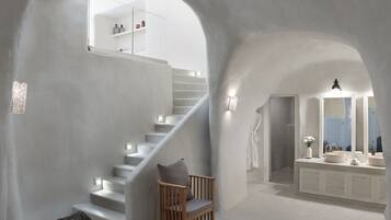 Villa | 1 bedroom, in-room safe, individually decorated, individually furnished