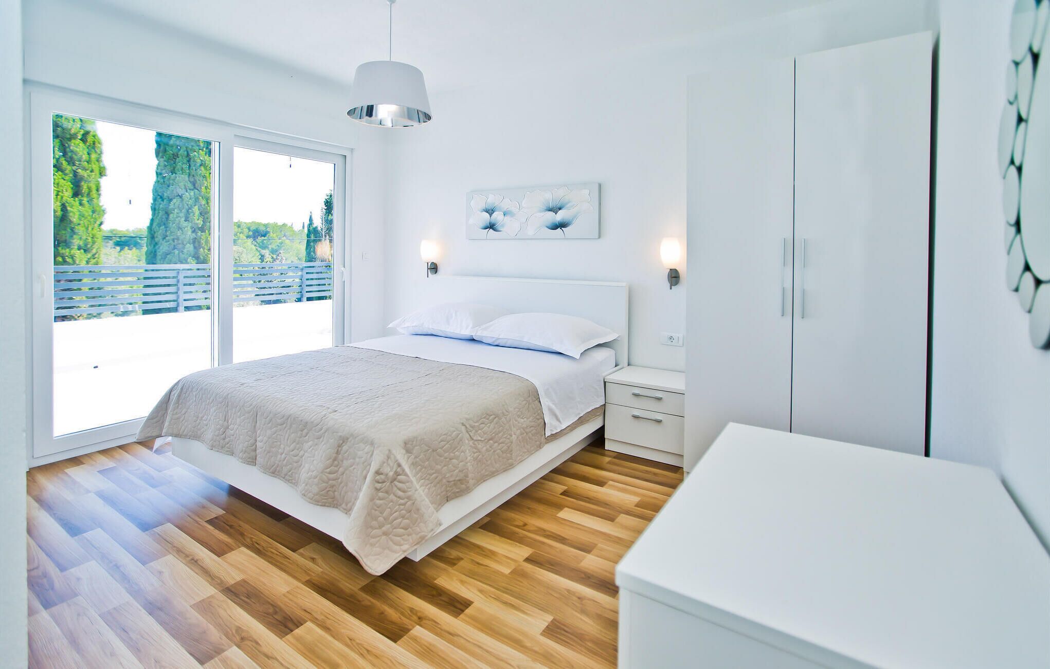 3 slaapkamers, reisbedje, gratis wifi, beddengoed