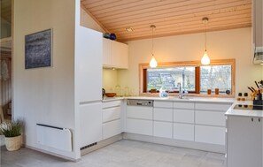 Kühlschrank, Herdplatte, Geschirrspüler