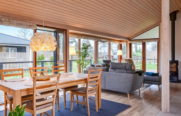 Fireplace - 3 bedroom stunning home in Græsted (Græsted)