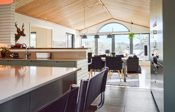 Dining - 4 bedroom cozy home in Trångsund (Trångsund)