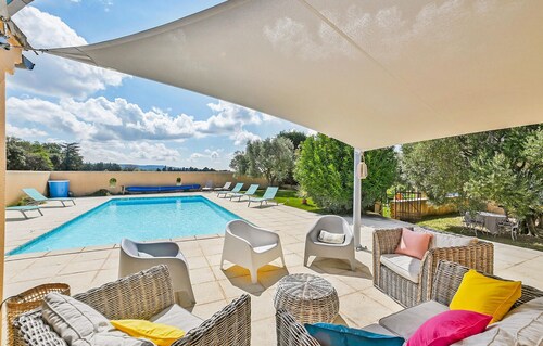 Beautiful home in Valréas