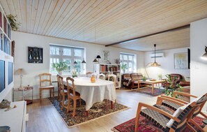 Dining - 3 bedroom gorgeous home in Lem St (Lem St)