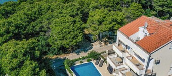 8 bedroom gorgeous home in Okrug Donji
