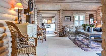4 bedroom awesome home in Hornbæk