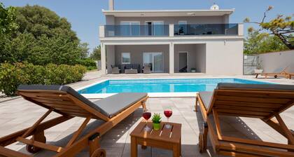 Impresionante casa en Zadvarje