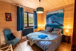 4 Schlafzimmer, Schreibtisch, schallisolierte Zimmer