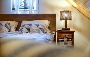 2 bedrooms, travel cot, free WiFi, bed sheets