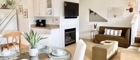 Smart-TV, DVD-Player, Stereoanlage