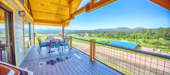 Crystal clear Mountain View’s with a farmhouse chic vibe.