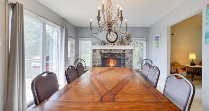 Lake House Retreat in the Heart of the Poconos. Hot Tub, Pool Table, Fire Pit