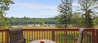 Lake House Retreat in the Heart of the Poconos. Hot Tub, Pool Table, Fire Pit