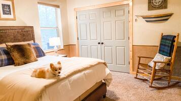 4 bedrooms, iron/ironing board, free WiFi, bed sheets