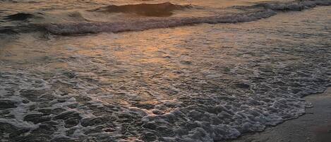 Beach nearby, sun-loungers, beach towels