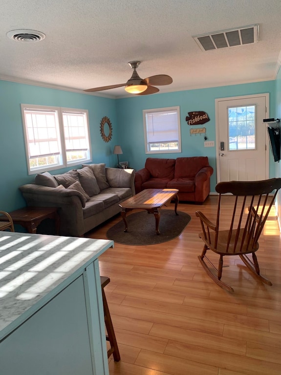 The Fishbowl - The Perfect Surf City Intimate Beach Cottage! - Surf City, NC