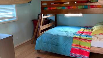 2 bedrooms, WiFi, bed sheets