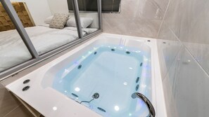 Duplex, Private Pool | Private spa tub - Miramonti Pool Villa Pension (Gapyeong)