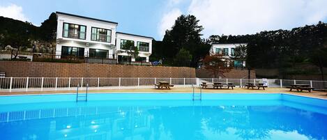 Seasonal outdoor pool