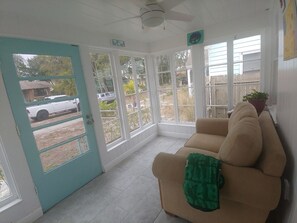 TV, videogiochi, biblioteca musicale