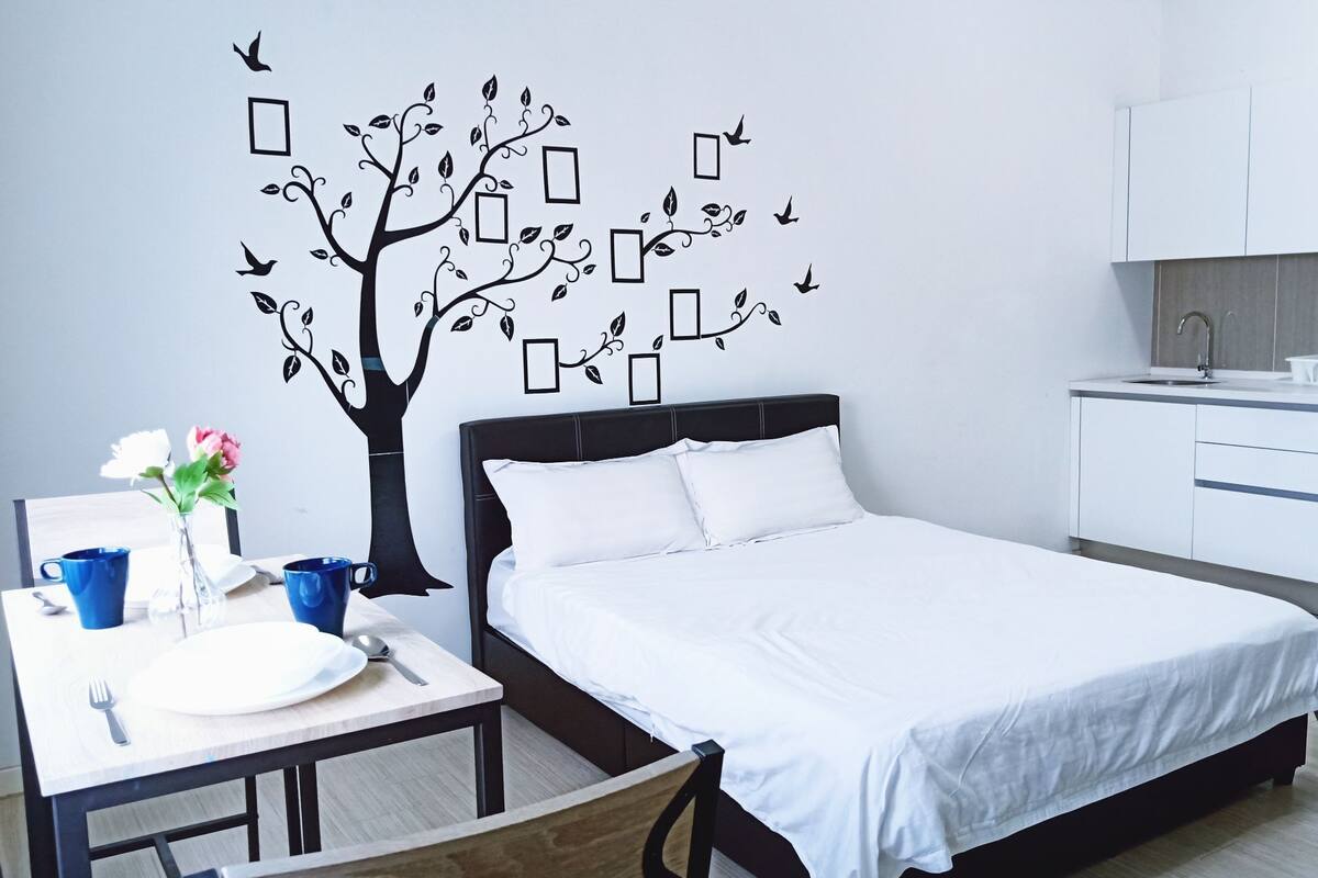 1 chambre, bureau, espace de travail pour ordinateur portable
