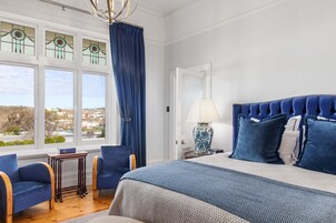 Frew Suite | 1 quarto, frigobar, cofres nos quartos, ferros/tábuas de passar roupa