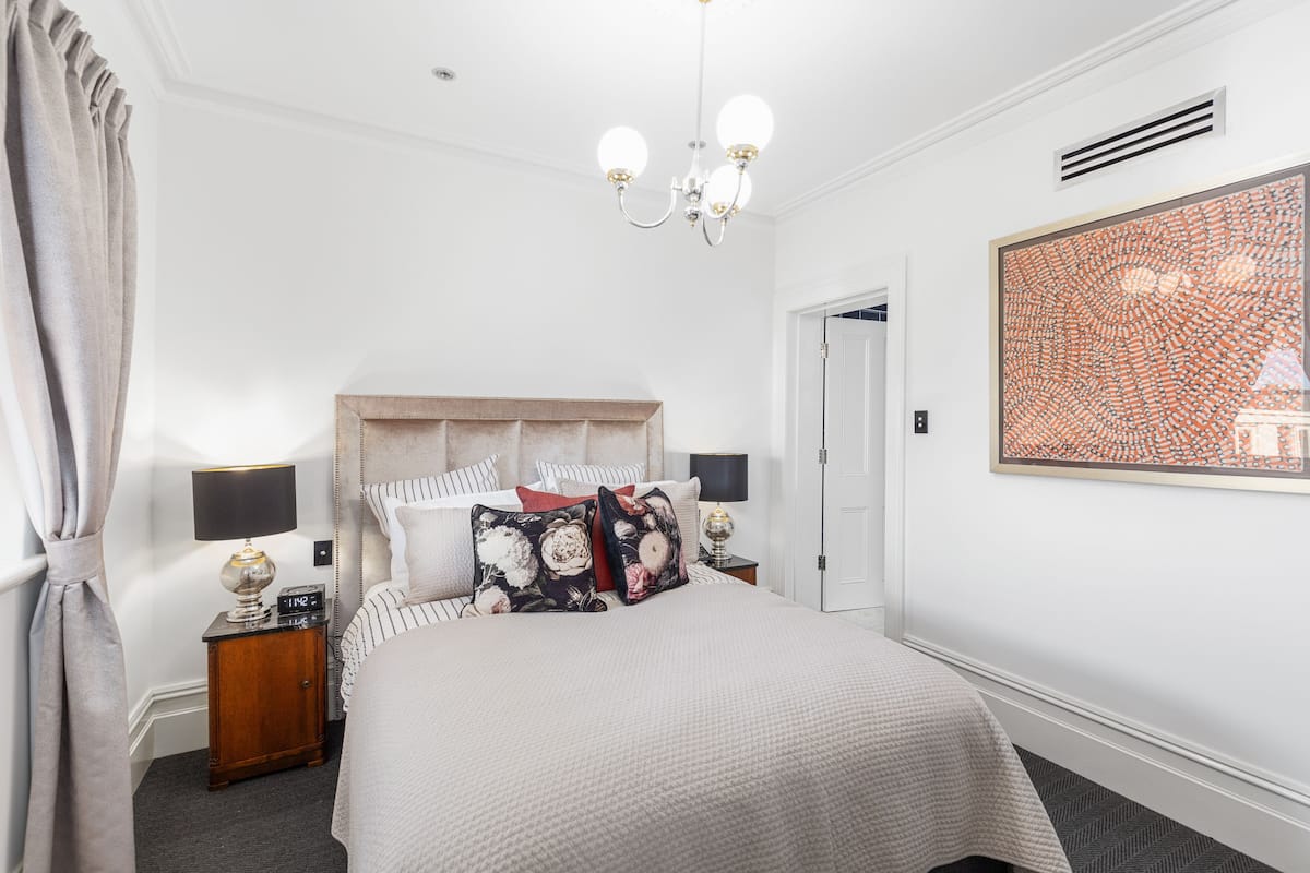 Hay Suite | 1 bedroom, minibar, in-room safe, iron/ironing board
