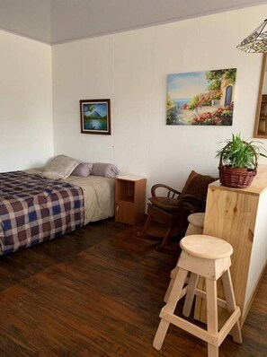 1 bedroom, WiFi, bed sheets - Costa Rica: Studio Close to EVERYTHING (Heredia)
