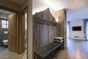 Appartement (Gartenwohnung) | Woonruimte | Een 40-inch flatscreentelevisie met satellietzenders en een televisie