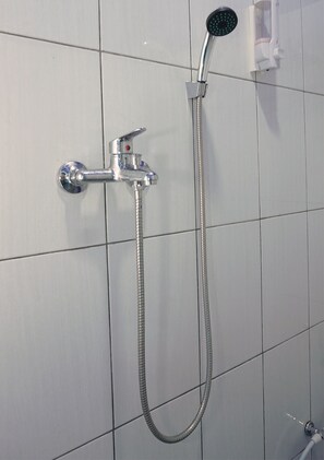 Standard Double Room | Bathroom | Shower, towels - OYO 2860 The Castury Homestay Syariah (Panimbang)