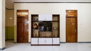 Interior detail - OYO 2889 Abel Homestay Syariah (Depok)