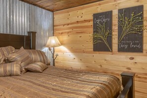 5 bedrooms, WiFi, bed sheets