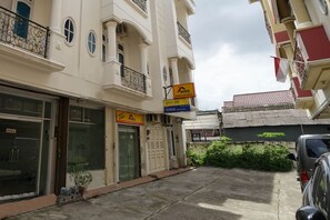 Exterior - OYO 2869 Ionia Homestay (Palembang)
