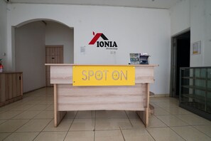 Reception - OYO 2869 Ionia Homestay (Palembang)