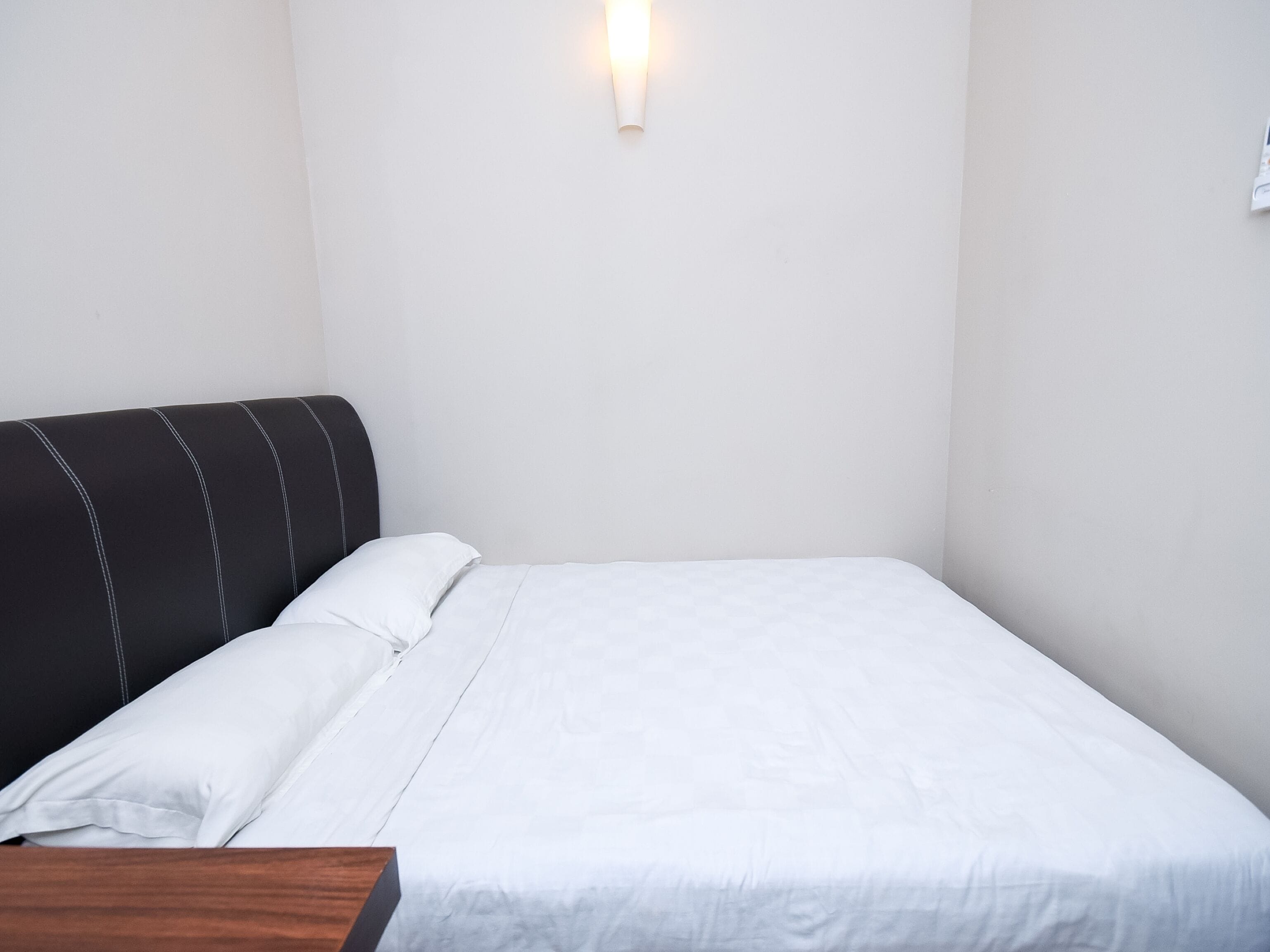 Free WiFi, bed sheets