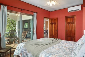 3 slaapkamers, reisbedje, gratis wifi, beddengoed