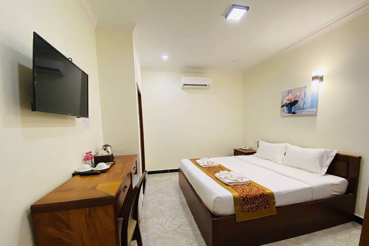 Minibar y caja de seguridad en la habitación