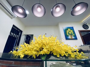 Se sirven comidas, cenas y cocina asiática