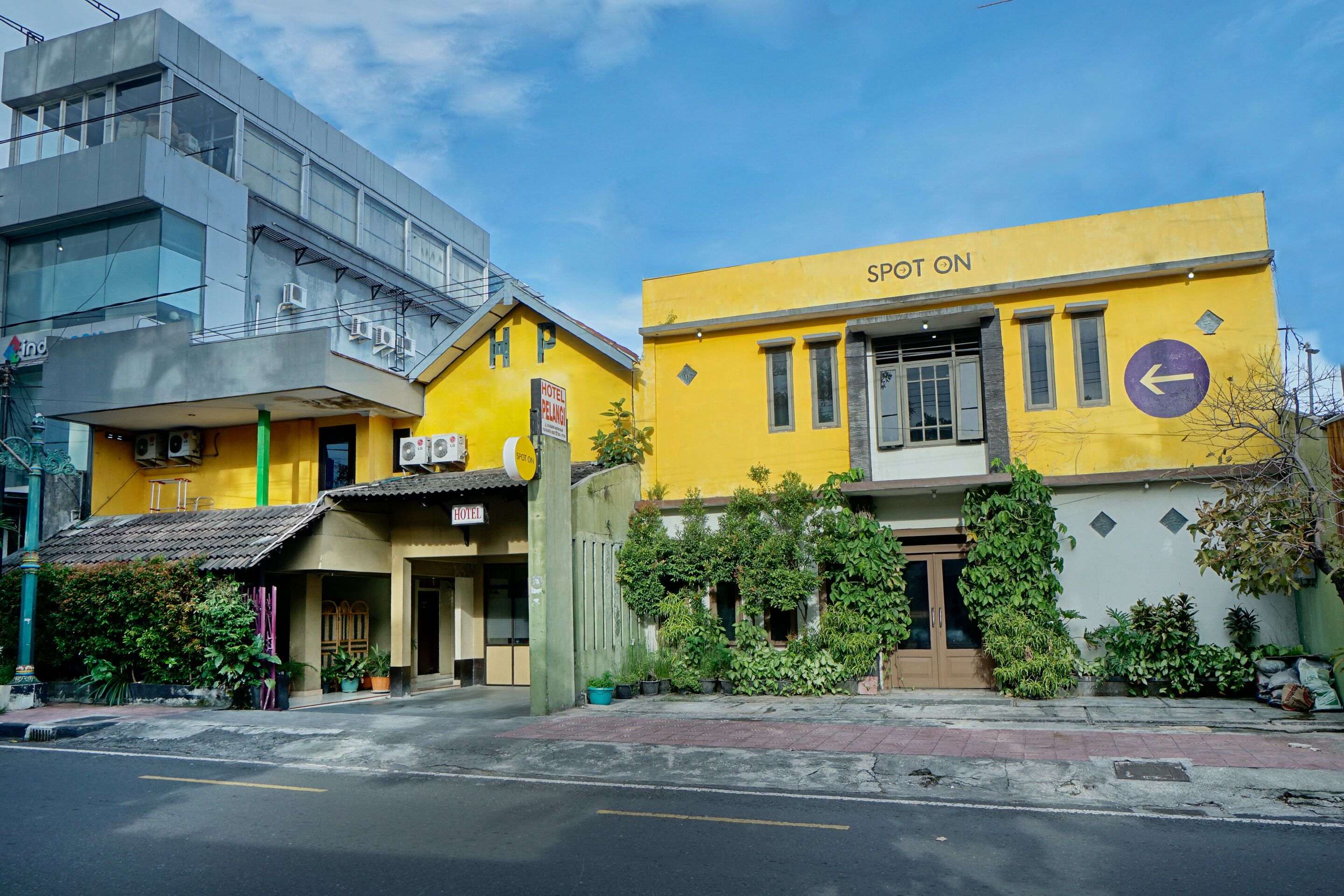 المنشأة من الخارج