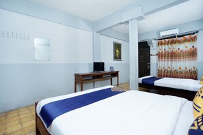 Basic Triple Room - SPOT ON 2857 Hotel Pelangi (Yogyakarta)