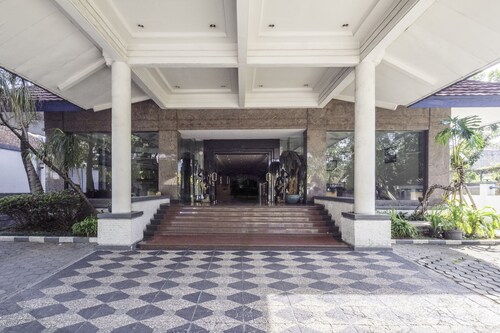 Super OYO Collection O 25 Hotel Baltika