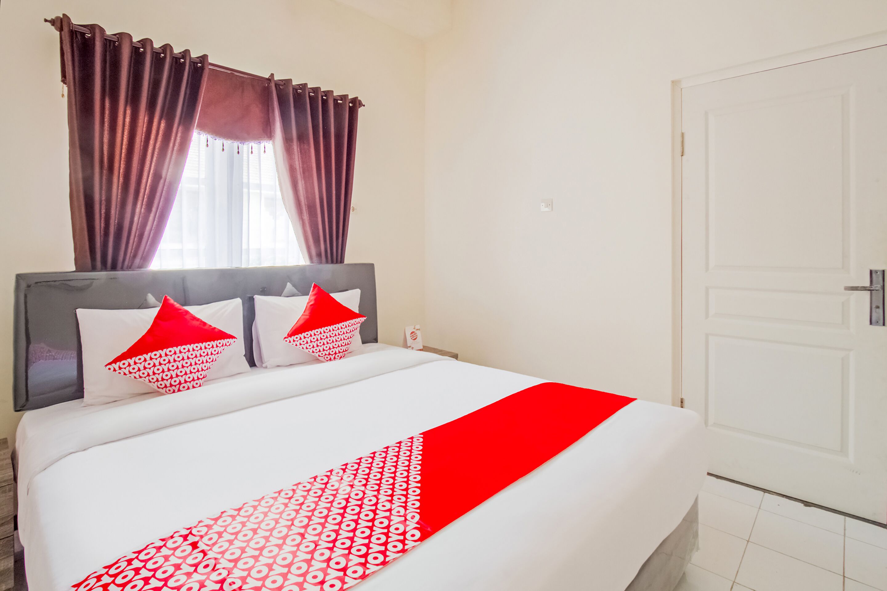 Deluxe Tek Büyük Yataklı Oda | Ücretsiz kablosuz İnternet, çarşaf takımı 