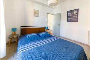 2 chambres, fer et planche à repasser, lit parapluie, Wi-Fi gratuit