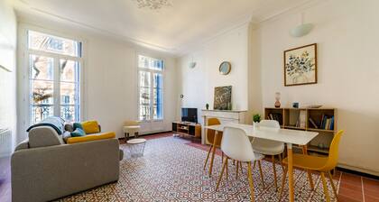Joli appartement 42 m², 1 chambre, sur le marché à 9mn des plages en bus