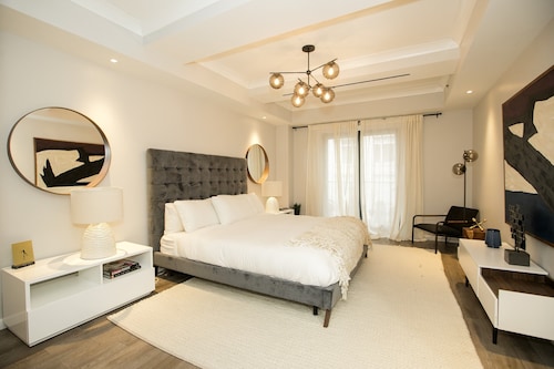 UWS Relaxing Private Elevator Entry Apartment