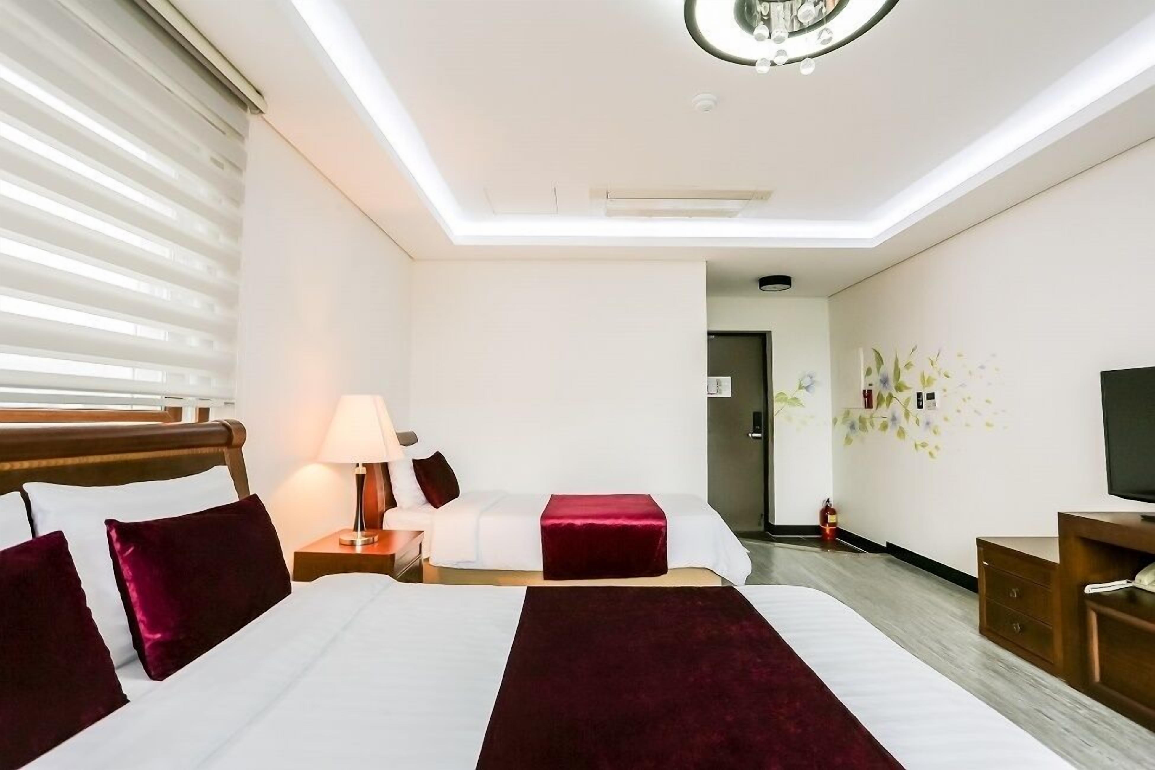 deluxe twin room | free wifi