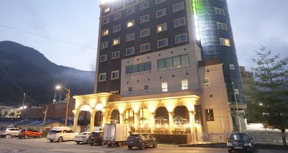 Persimmon Tourist Hotel