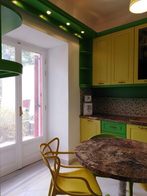 Dining - Epavli Sofia, Horto, 5 min. walk to the sea, ground floor apartment (ΑΡΓΑΛΑΣΤΗΣ - ΧΟΡΤΟ)