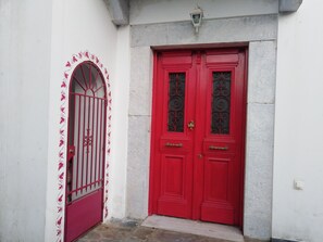 Exterior detail - Epavli Sofia, Horto, 5 min. walk to the sea, ground floor apartment (ΑΡΓΑΛΑΣΤΗΣ - ΧΟΡΤΟ)