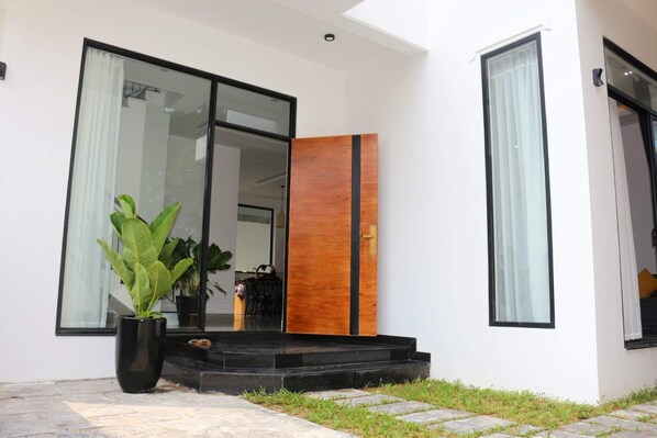 مدخل المنشأة